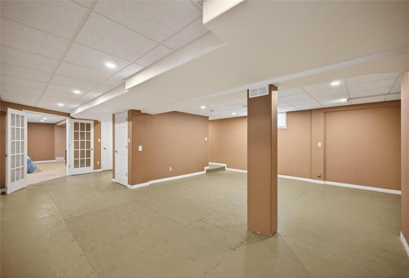 4 Oakwood, 3 Bedrooms Bedrooms, 14 Rooms Rooms,3 BathroomsBathrooms,Condominium,For Sale,Oakwood