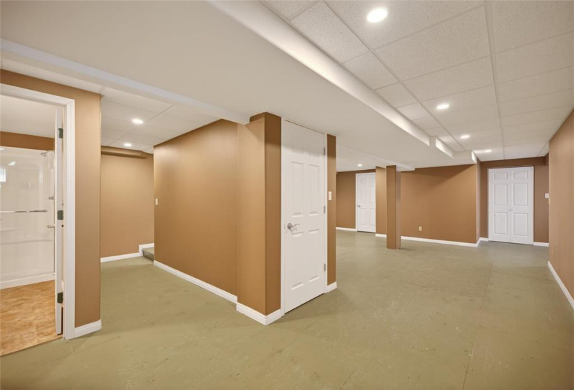 4 Oakwood, 3 Bedrooms Bedrooms, 14 Rooms Rooms,3 BathroomsBathrooms,Condominium,For Sale,Oakwood