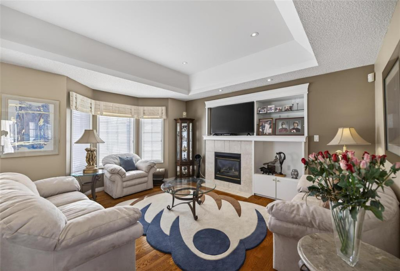 4 Oakwood, 3 Bedrooms Bedrooms, 14 Rooms Rooms,3 BathroomsBathrooms,Condominium,For Sale,Oakwood