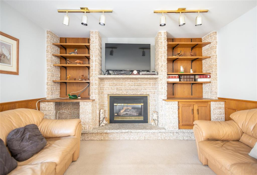 766 Sturgeon, 3 Bedrooms Bedrooms, 15 Rooms Rooms,3 BathroomsBathrooms,Residential,For Sale,Sturgeon