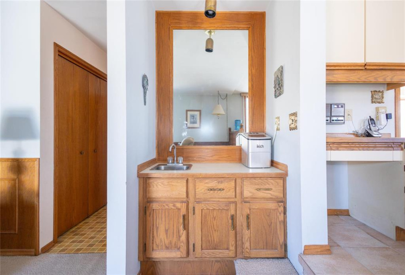 766 Sturgeon, 3 Bedrooms Bedrooms, 15 Rooms Rooms,3 BathroomsBathrooms,Residential,For Sale,Sturgeon