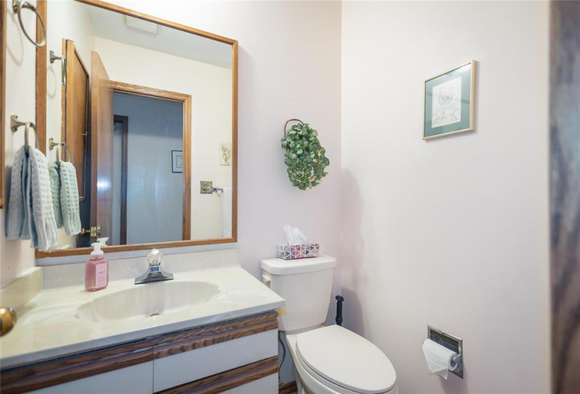 766 Sturgeon, 3 Bedrooms Bedrooms, 15 Rooms Rooms,3 BathroomsBathrooms,Residential,For Sale,Sturgeon