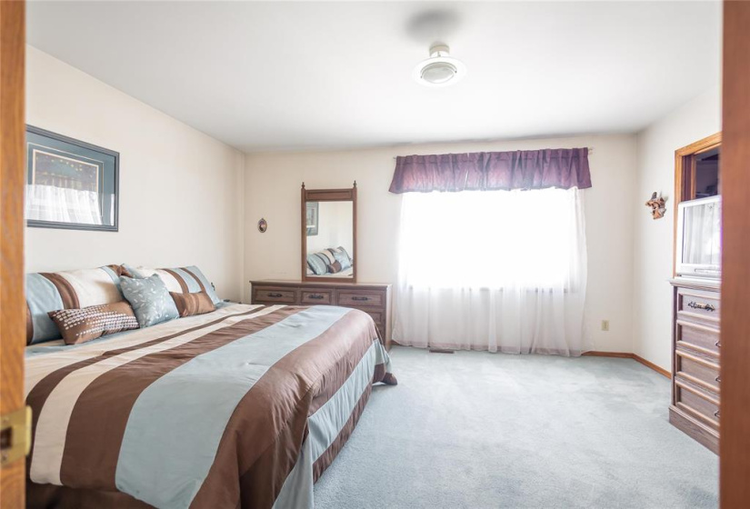 766 Sturgeon, 3 Bedrooms Bedrooms, 15 Rooms Rooms,3 BathroomsBathrooms,Residential,For Sale,Sturgeon