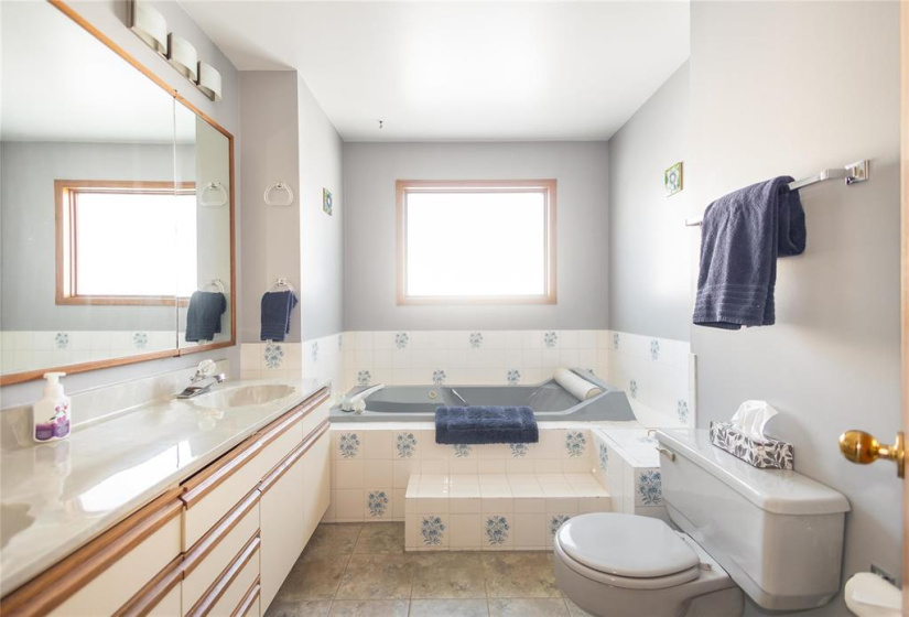 766 Sturgeon, 3 Bedrooms Bedrooms, 15 Rooms Rooms,3 BathroomsBathrooms,Residential,For Sale,Sturgeon