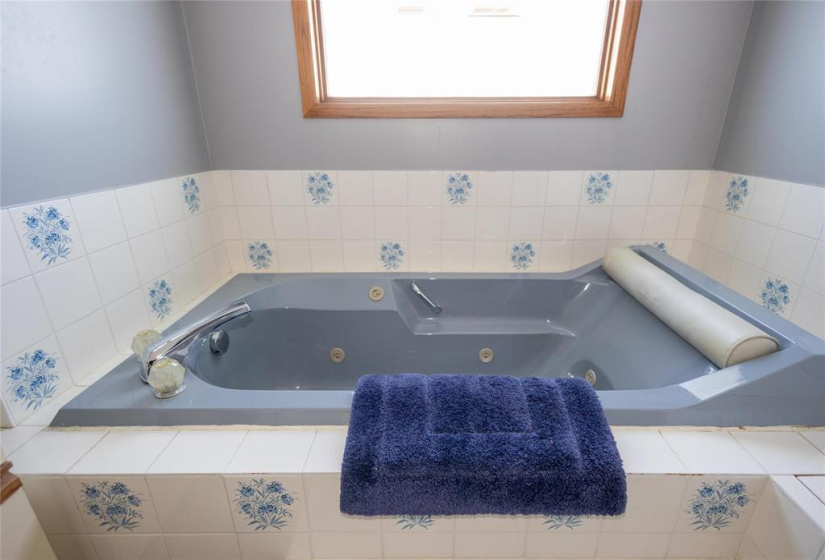 766 Sturgeon, 3 Bedrooms Bedrooms, 15 Rooms Rooms,3 BathroomsBathrooms,Residential,For Sale,Sturgeon