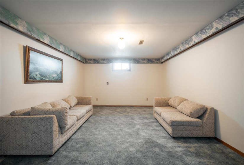 766 Sturgeon, 3 Bedrooms Bedrooms, 15 Rooms Rooms,3 BathroomsBathrooms,Residential,For Sale,Sturgeon