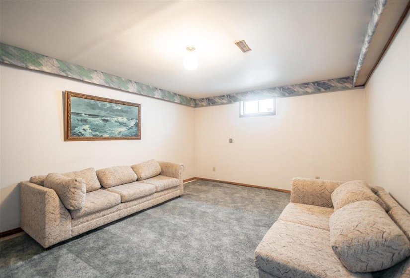 766 Sturgeon, 3 Bedrooms Bedrooms, 15 Rooms Rooms,3 BathroomsBathrooms,Residential,For Sale,Sturgeon