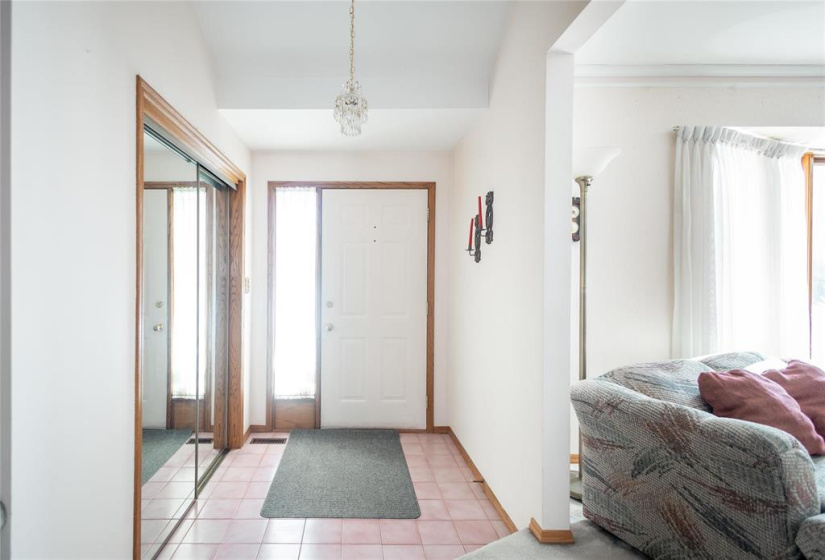 766 Sturgeon, 3 Bedrooms Bedrooms, 15 Rooms Rooms,3 BathroomsBathrooms,Residential,For Sale,Sturgeon