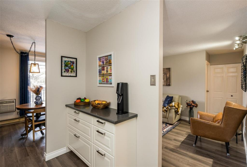 750 Kenaston, 1 Bedroom Bedrooms, 6 Rooms Rooms,1 BathroomBathrooms,Condominium,For Sale,Kenaston