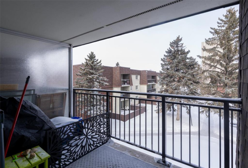 750 Kenaston, 1 Bedroom Bedrooms, 6 Rooms Rooms,1 BathroomBathrooms,Condominium,For Sale,Kenaston