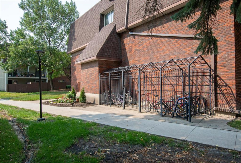 750 Kenaston, 1 Bedroom Bedrooms, 6 Rooms Rooms,1 BathroomBathrooms,Condominium,For Sale,Kenaston