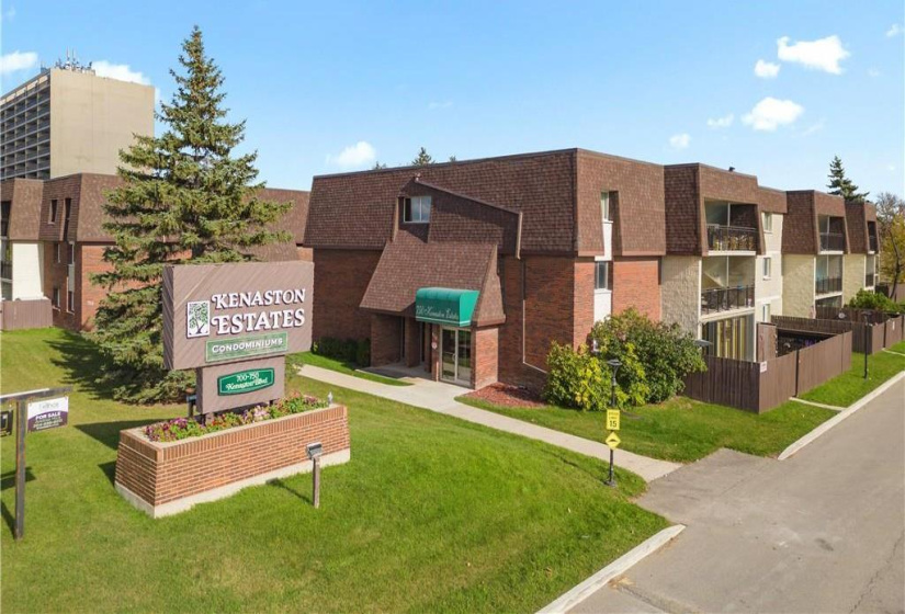 750 Kenaston, 1 Bedroom Bedrooms, 6 Rooms Rooms,1 BathroomBathrooms,Condominium,For Sale,Kenaston