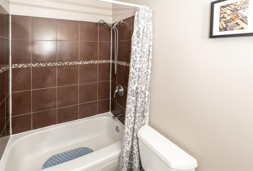 1730 Taylor, 3 Bedrooms Bedrooms, 9 Rooms Rooms,1 BathroomBathrooms,Condominium,For Sale,Taylor