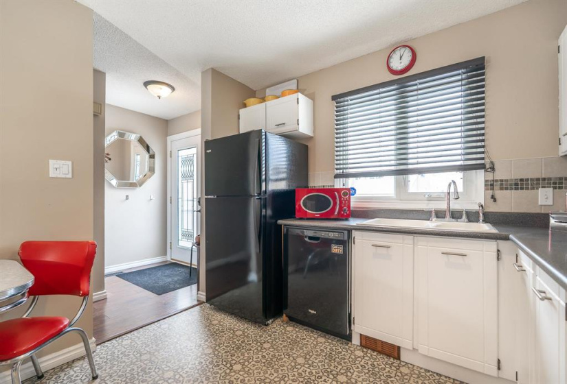 1730 Taylor, 3 Bedrooms Bedrooms, 9 Rooms Rooms,1 BathroomBathrooms,Condominium,For Sale,Taylor