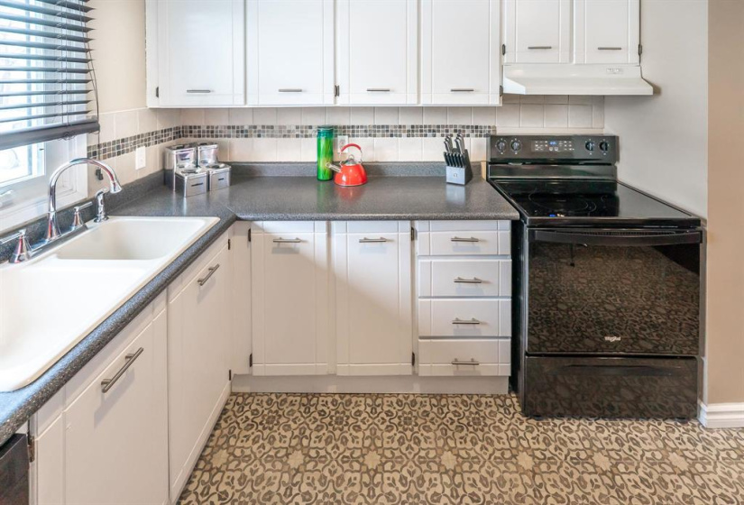 1730 Taylor, 3 Bedrooms Bedrooms, 9 Rooms Rooms,1 BathroomBathrooms,Condominium,For Sale,Taylor