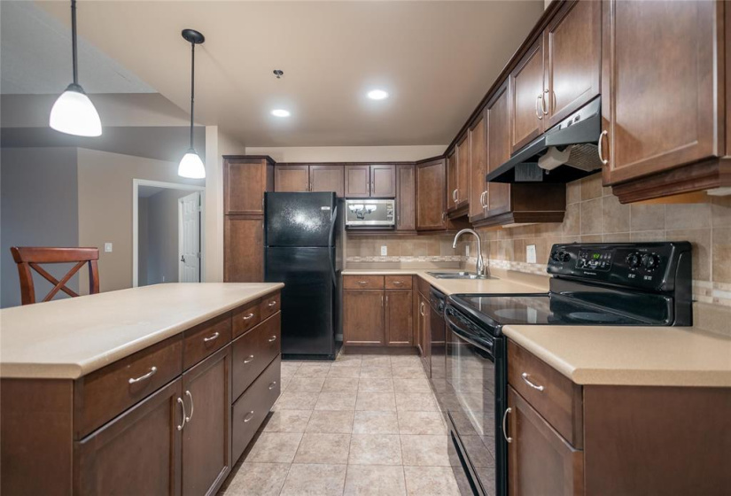 280 Fairhaven, 2 Bedrooms Bedrooms, 7 Rooms Rooms,2 BathroomsBathrooms,Condominium,For Sale,Fairhaven