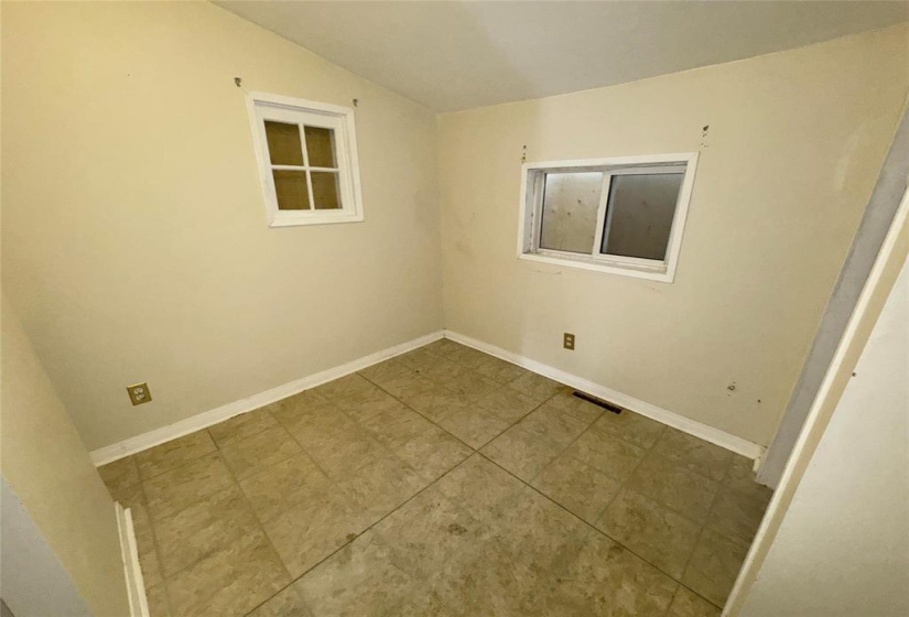 1063 Burrows, 2 Bedrooms Bedrooms, 5 Rooms Rooms,1 BathroomBathrooms,Residential,For Sale,Burrows