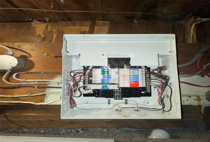 1063 Burrows, 2 Bedrooms Bedrooms, 5 Rooms Rooms,1 BathroomBathrooms,Residential,For Sale,Burrows