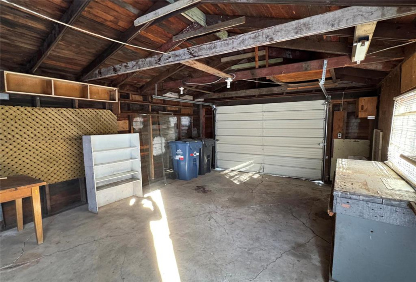 1063 Burrows, 2 Bedrooms Bedrooms, 5 Rooms Rooms,1 BathroomBathrooms,Residential,For Sale,Burrows