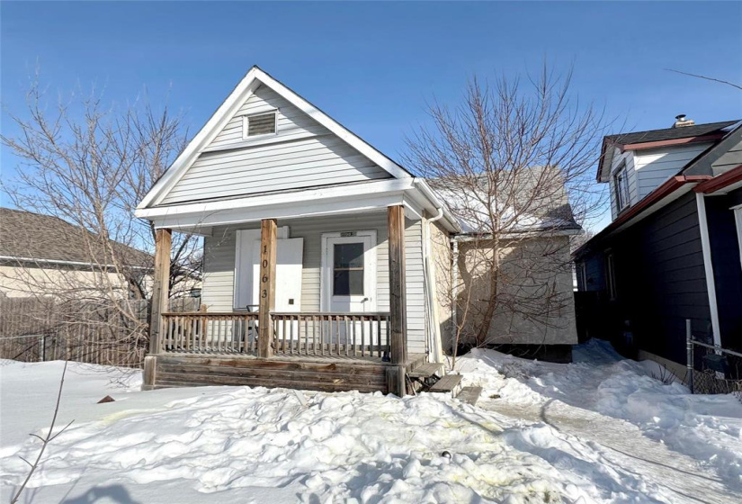 1063 Burrows, 2 Bedrooms Bedrooms, 5 Rooms Rooms,1 BathroomBathrooms,Residential,For Sale,Burrows