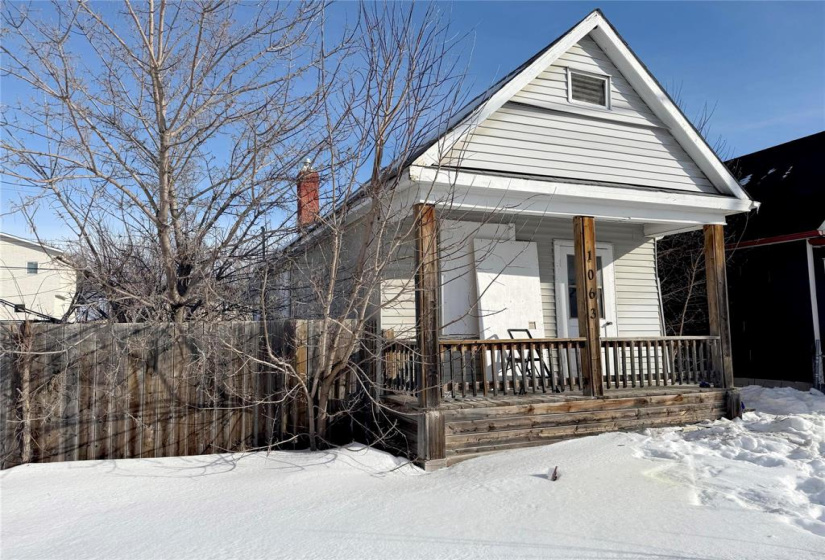 1063 Burrows, 2 Bedrooms Bedrooms, 5 Rooms Rooms,1 BathroomBathrooms,Residential,For Sale,Burrows