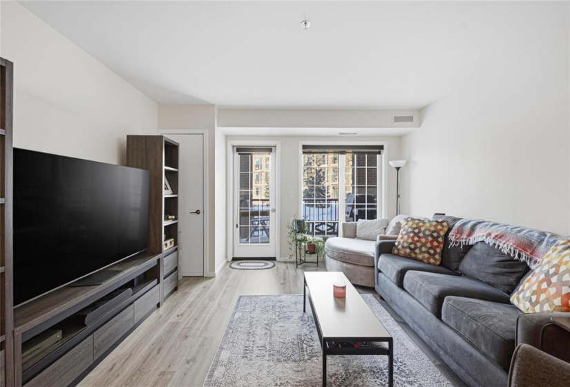 25 Bridgeland, 2 Bedrooms Bedrooms, 7 Rooms Rooms,1 BathroomBathrooms,Condominium,For Sale,Bridgeland