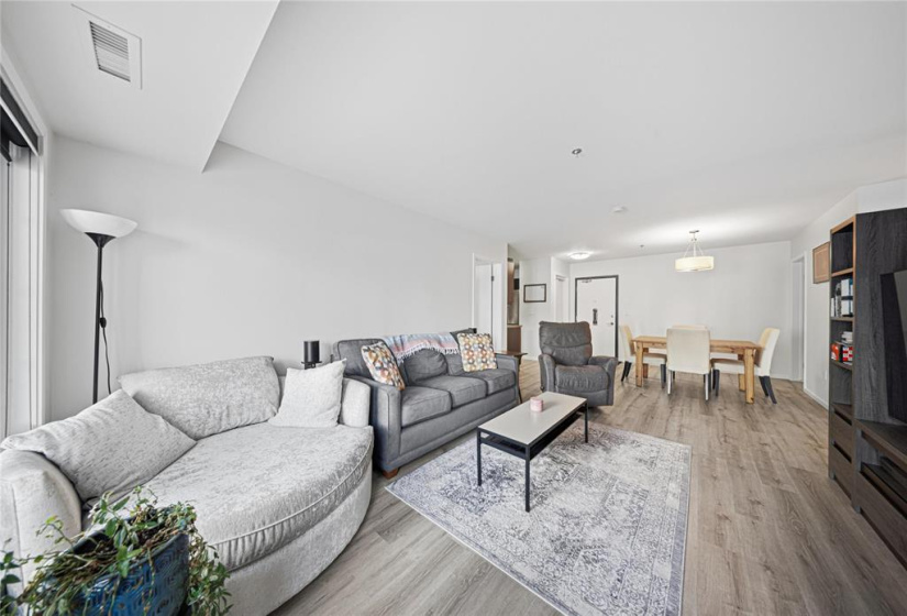 25 Bridgeland, 2 Bedrooms Bedrooms, 7 Rooms Rooms,1 BathroomBathrooms,Condominium,For Sale,Bridgeland