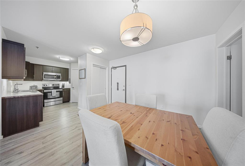 25 Bridgeland, 2 Bedrooms Bedrooms, 7 Rooms Rooms,1 BathroomBathrooms,Condominium,For Sale,Bridgeland