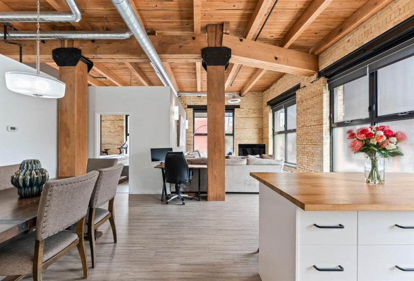 110 James, 1 Bedroom Bedrooms, 6 Rooms Rooms,1 BathroomBathrooms,Condominium,For Sale,James