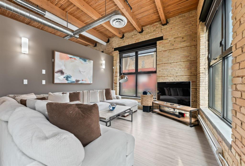 110 James, 1 Bedroom Bedrooms, 6 Rooms Rooms,1 BathroomBathrooms,Condominium,For Sale,James