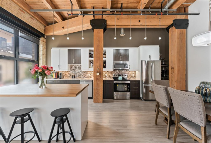 110 James, 1 Bedroom Bedrooms, 6 Rooms Rooms,1 BathroomBathrooms,Condominium,For Sale,James