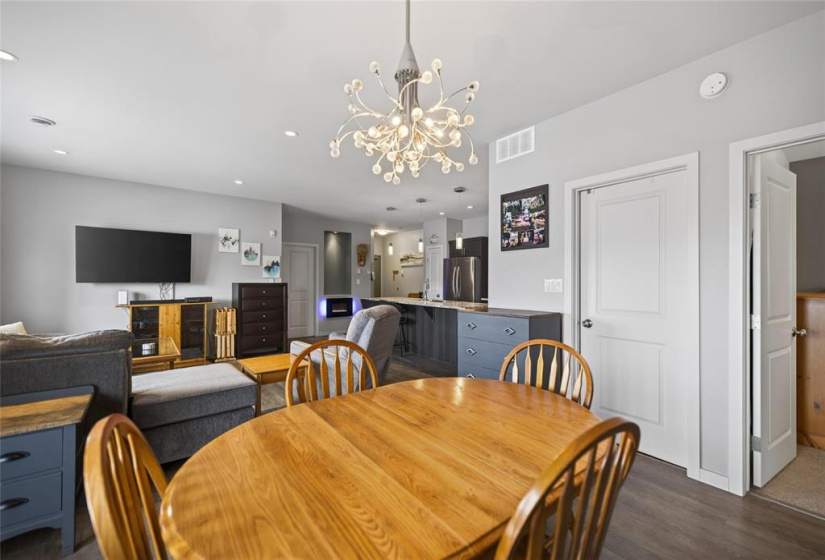 1276 Old PTH 59, 2 Bedrooms Bedrooms, 9 Rooms Rooms,2 BathroomsBathrooms,Condominium,For Sale,Old PTH 59