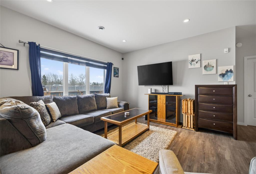 Curtain & Window Coverings included