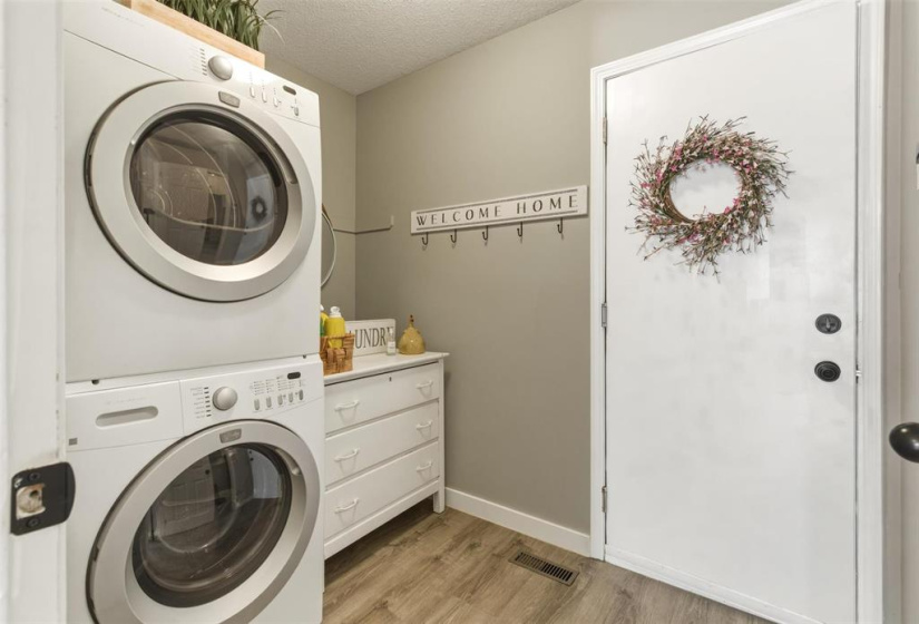 124 Barlow, 4 Bedrooms Bedrooms, 16 Rooms Rooms,3 BathroomsBathrooms,Residential,For Sale,Barlow