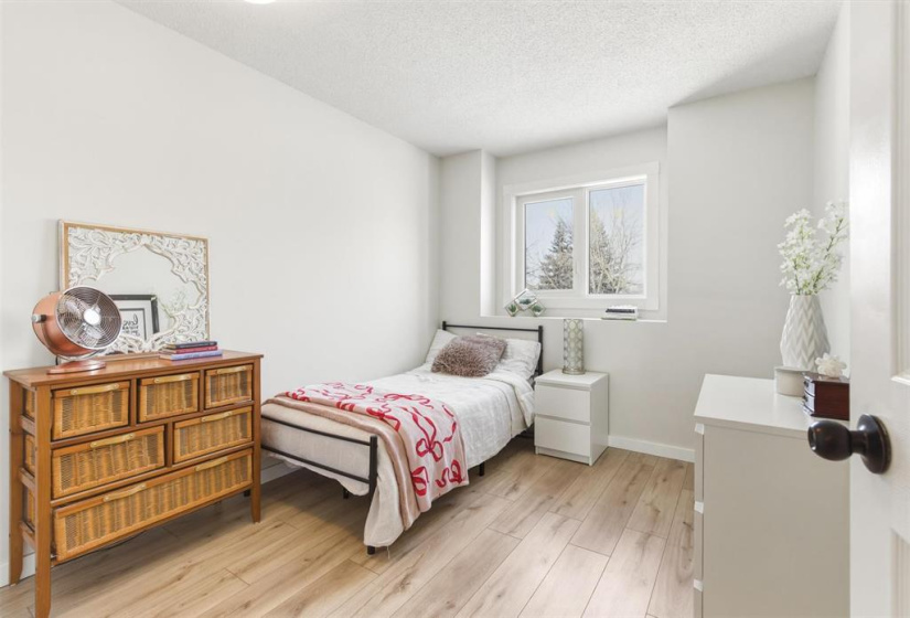 124 Barlow, 4 Bedrooms Bedrooms, 16 Rooms Rooms,3 BathroomsBathrooms,Residential,For Sale,Barlow