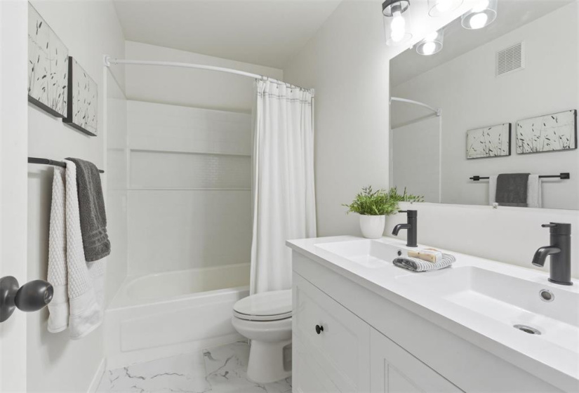 124 Barlow, 4 Bedrooms Bedrooms, 16 Rooms Rooms,3 BathroomsBathrooms,Residential,For Sale,Barlow