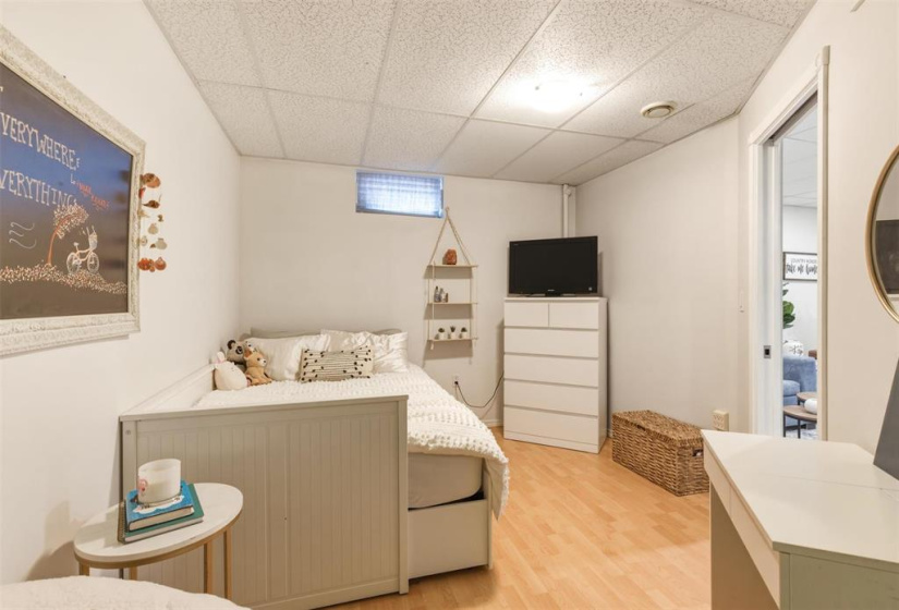 124 Barlow, 4 Bedrooms Bedrooms, 16 Rooms Rooms,3 BathroomsBathrooms,Residential,For Sale,Barlow