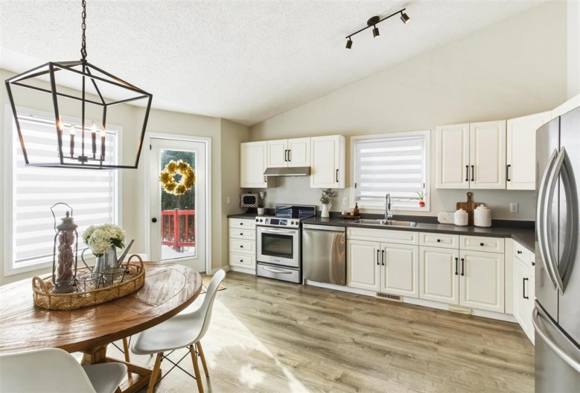 124 Barlow, 4 Bedrooms Bedrooms, 16 Rooms Rooms,3 BathroomsBathrooms,Residential,For Sale,Barlow