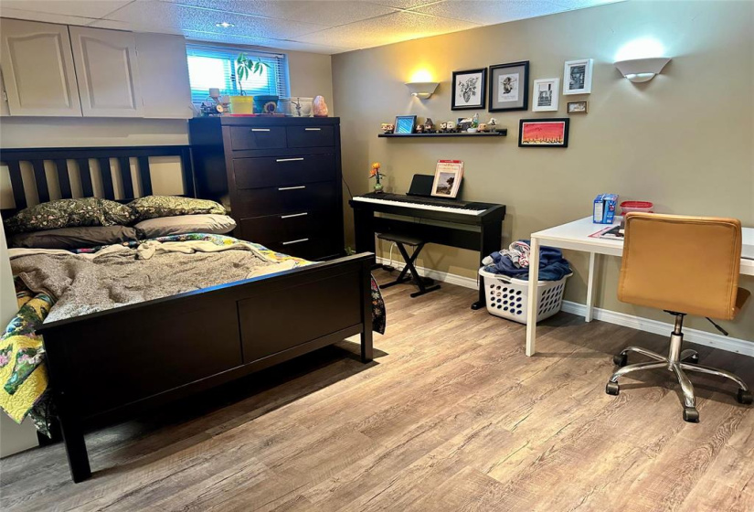 1013 Waterford, 4 Bedrooms Bedrooms, 12 Rooms Rooms,2 BathroomsBathrooms,Residential,For Sale,Waterford