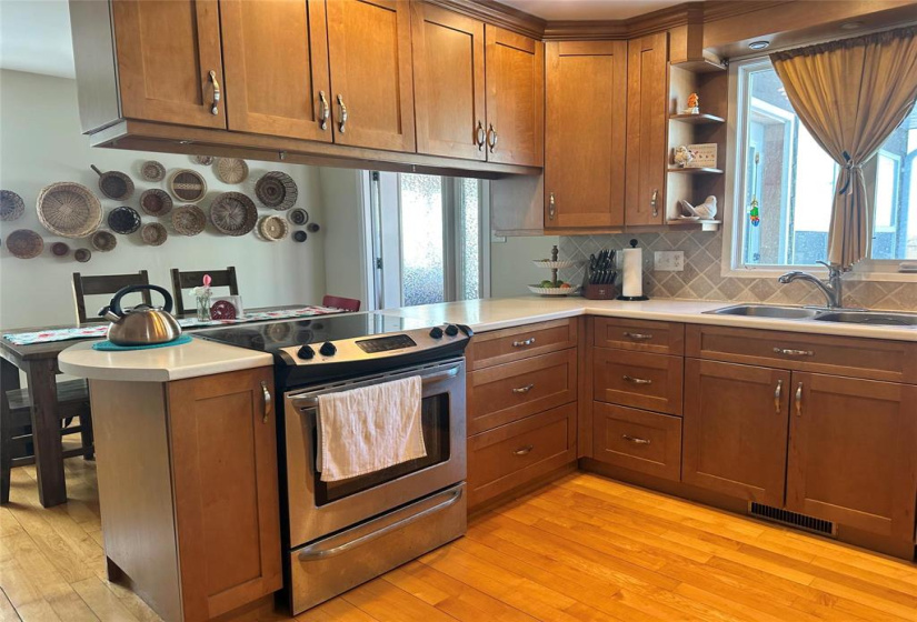 1013 Waterford, 4 Bedrooms Bedrooms, 12 Rooms Rooms,2 BathroomsBathrooms,Residential,For Sale,Waterford