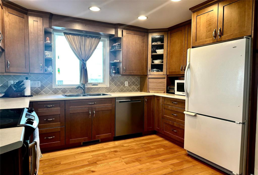 1013 Waterford, 4 Bedrooms Bedrooms, 12 Rooms Rooms,2 BathroomsBathrooms,Residential,For Sale,Waterford