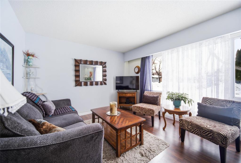 407 Olive, 2 Bedrooms Bedrooms, 7 Rooms Rooms,1 BathroomBathrooms,Residential,For Sale,Olive