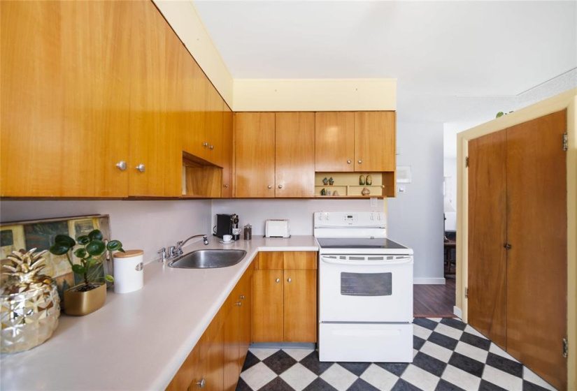 407 Olive, 2 Bedrooms Bedrooms, 7 Rooms Rooms,1 BathroomBathrooms,Residential,For Sale,Olive