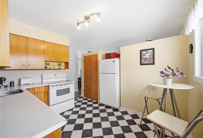 407 Olive, 2 Bedrooms Bedrooms, 7 Rooms Rooms,1 BathroomBathrooms,Residential,For Sale,Olive