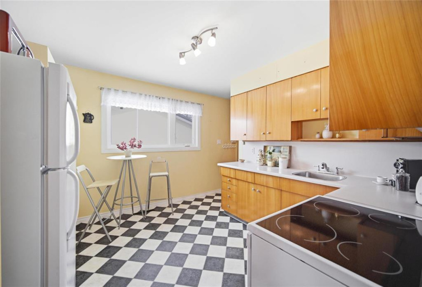 407 Olive, 2 Bedrooms Bedrooms, 7 Rooms Rooms,1 BathroomBathrooms,Residential,For Sale,Olive