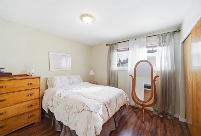 407 Olive, 2 Bedrooms Bedrooms, 7 Rooms Rooms,1 BathroomBathrooms,Residential,For Sale,Olive