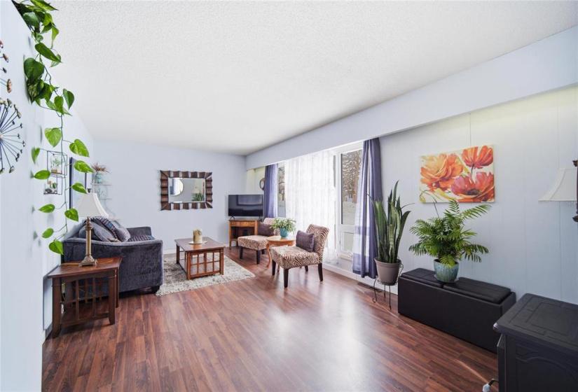 407 Olive, 2 Bedrooms Bedrooms, 7 Rooms Rooms,1 BathroomBathrooms,Residential,For Sale,Olive