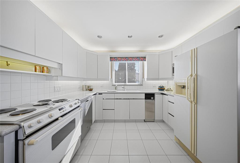 126 Royal Salinger, 4 Bedrooms Bedrooms, 14 Rooms Rooms,2 BathroomsBathrooms,Residential,For Sale,Royal Salinger