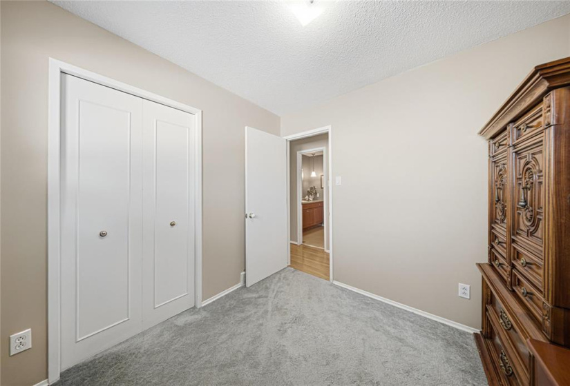 126 Royal Salinger, 4 Bedrooms Bedrooms, 14 Rooms Rooms,2 BathroomsBathrooms,Residential,For Sale,Royal Salinger