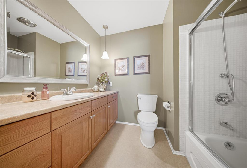 126 Royal Salinger, 4 Bedrooms Bedrooms, 14 Rooms Rooms,2 BathroomsBathrooms,Residential,For Sale,Royal Salinger